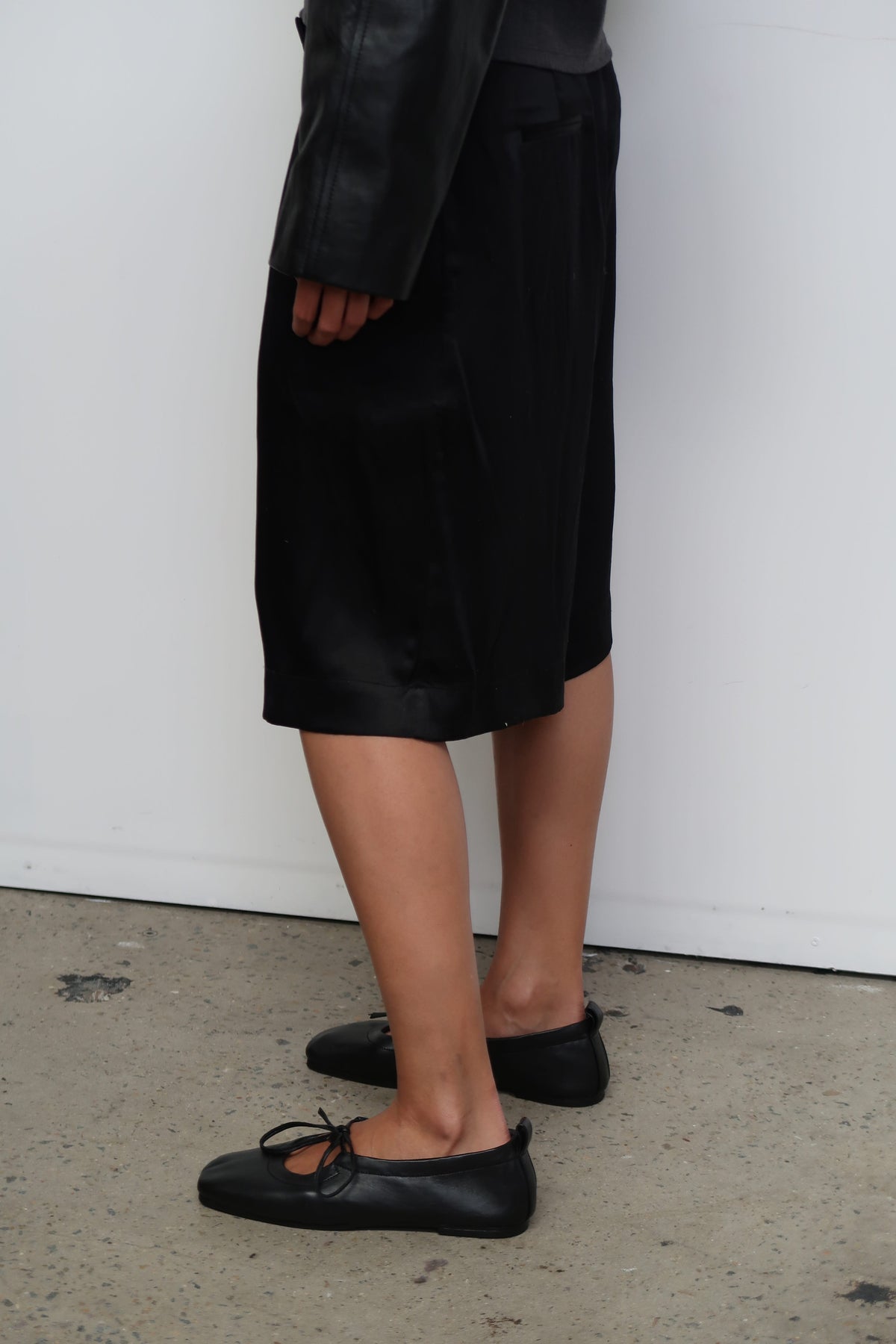 The Adelaide Flat | Black - The Bali Tailor