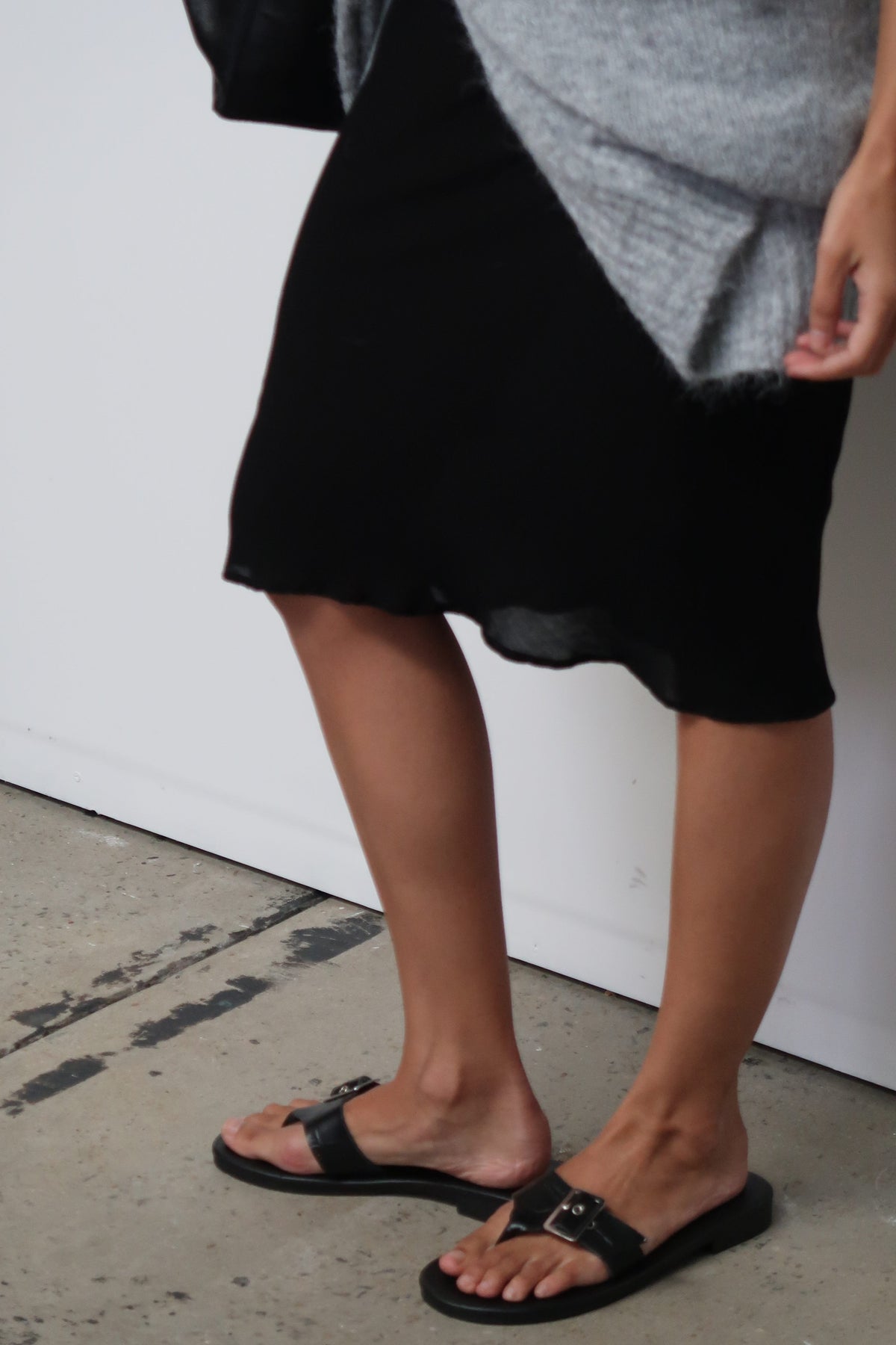 The Croc Thong | Black - The Bali Tailor