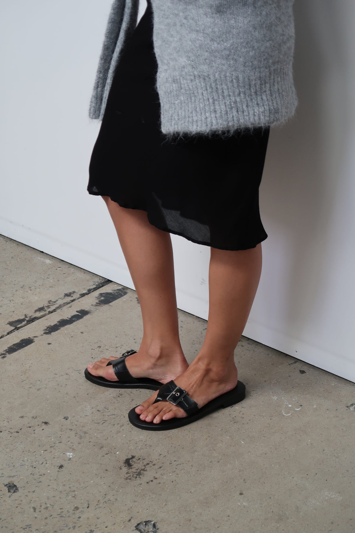 The Croc Thong | Black - The Bali Tailor