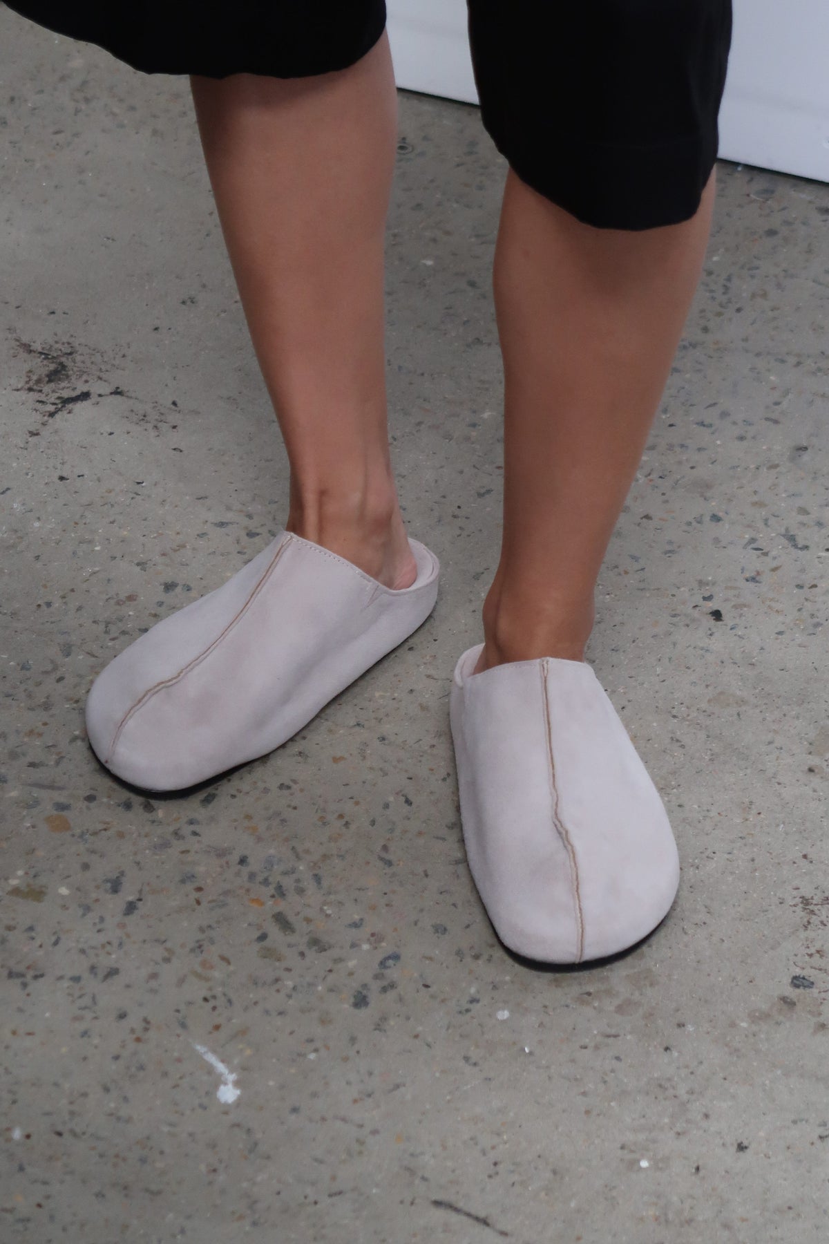The Faye Clog | Stone Suede - The Bali Tailor