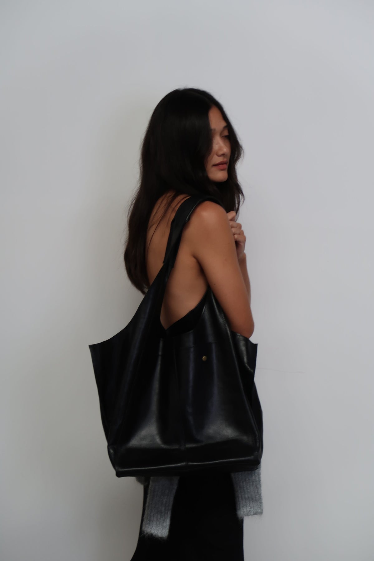 The Sutton Tote Bag | Black Leather - The Bali Tailor