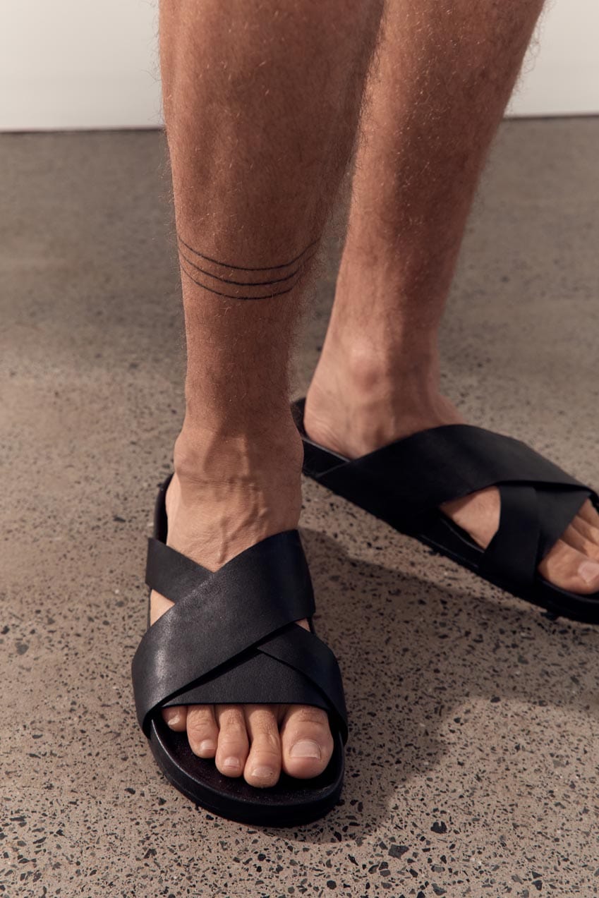The Blake Slide | Black | The Bali Tailor | Image 2